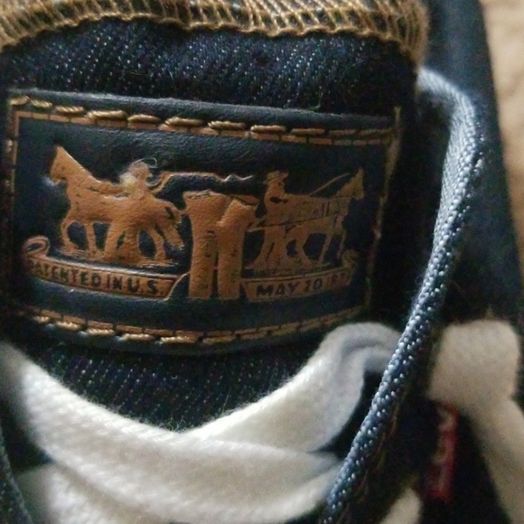 Levi's - Picture 5 of 6